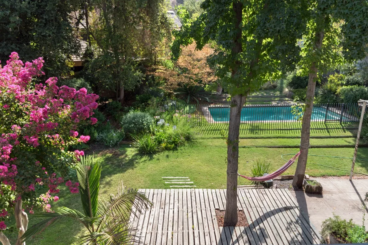 Luminosa Y Amplia Casa Con Gran Jardín Y Piscina Rebajada