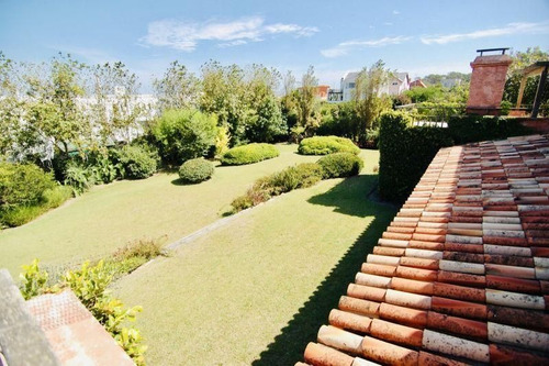 Casa En Venta De 4 Dormitorios En La Barra