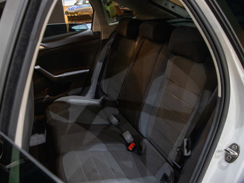 Volkswagen Nivus 1.0 200 TSI TOTAL FLEX COMFORTLINE AUTOMÁTICO