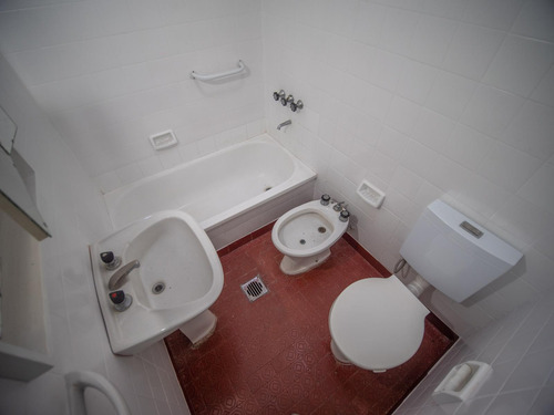 Casa Tipo Ph Gonnet 505 E 19 Y Cno Gral Belgrano Apto Banco