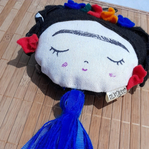 Imagen 2 de 6 de Adorno Colgante Frida Kahlo Souvenir Decoración