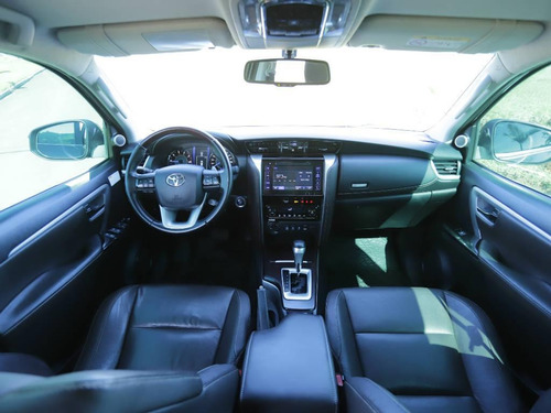 Imagem 9 de 15 de Toyota Hilux Sw4 Srx 2.8 Tb Diesel 4x4 Aut