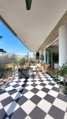 Departamento En Venta De 4 Dorm. Parque Forestal En Santiago