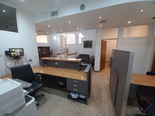 Avda Triunvirato Y Echeverria Subte Linea B Estacion Echeverria Oficina Totalmente Reciclada Moderna Lugar Para 12 Puestos De Trabajo. Entrada Independiente