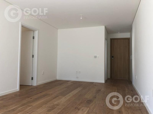 Apartamento Penthouse De 2 Dormitorios, Parrillero De Uso Exclusivo, Garaje, A Estrenar, Carrasco