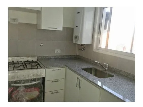 Imagen 5 de 8 de Departamento En Venta, Moron, 1 Ambiente Cocina Separada