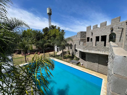 Quinta Salon De Fiestas - Venta Castillo