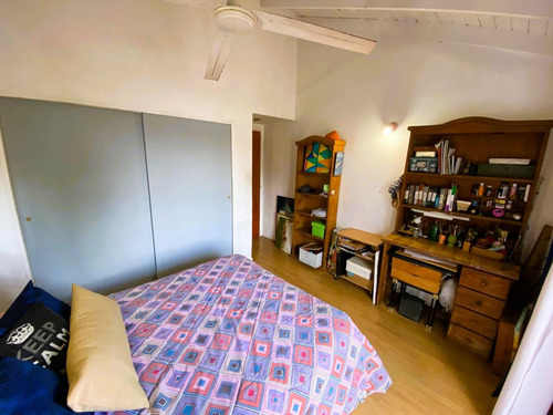 Triplex En Venta 5 Amb Con Cochera, Jardin, Pileta Y Parrilla / Permuta / Apto Credito