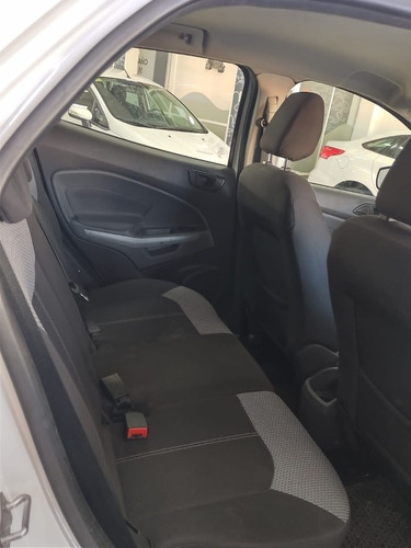Imagen 15 de 17 de Ford Ecosport 2016 1.6 Titanium 110cv 4x2