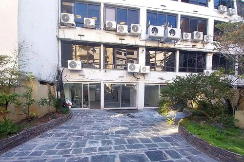 Oficina En Muy Buen Estado, Reciclada | Luminosa