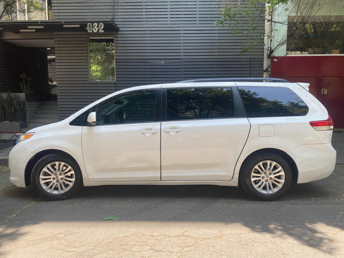 Toyota Sienna Xle At