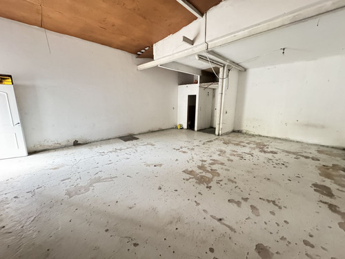 Venta De Local Con Vivienda En Flores