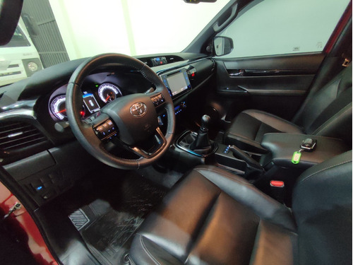 Imagen 18 de 24 de Toyota Hilux Srx 2,8 Tdi 4x2 Mt