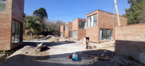 Imagen 6 de 19 de Duplex En Housing 2 Dormitorios