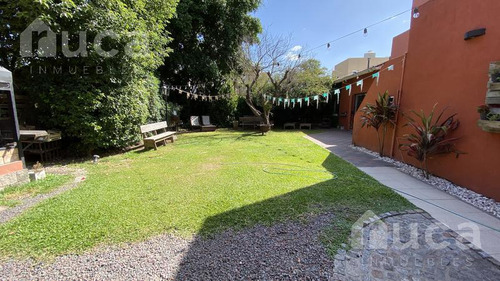 Excelente Propiedad Con Jardín Y Salida A Tres Calles Ideal Oficinas! | Dardo Rocha Al 2100
