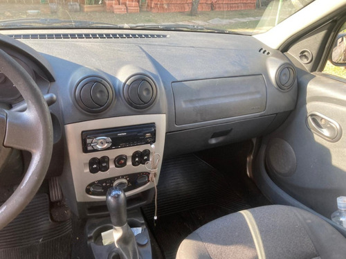 Imagem 5 de 8 de Renault Logan
