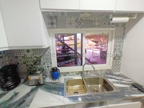Rosa Rodríguez Vende Casa En El Manzano, Barquisimeto 24-19675