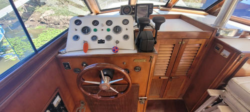 Crucero Flamingo 850 - 1980 Doble Comando - Flybridge