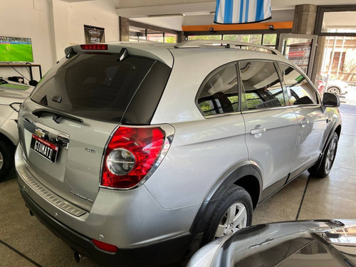 Imagen 5 de 15 de Chevrolet Captiva 2.4 Lt 4x2. Año 2012.