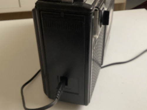 Sanyo Am/fm Stereo Radio Cassette Recorder M-9902f (Usado)