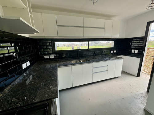 Venta De Casa 4 Ambientes San Sebastian Area 13 Ddb