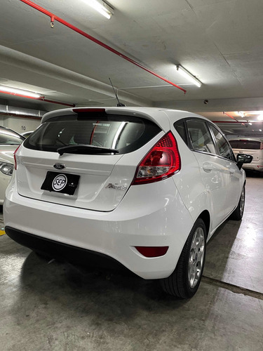 Ford Fiesta Kinetic Design 1.6 120cv Titanium 2012 Sepautos