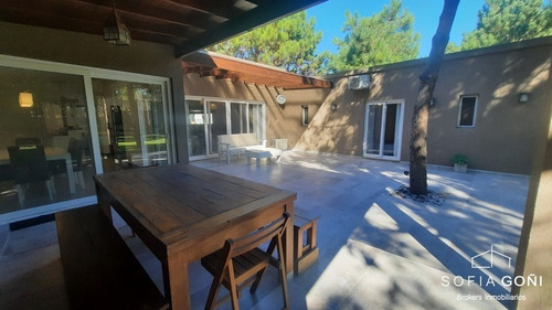 Imagen 17 de 19 de Venta - Costa Esmeralda - Muy Buena Casa En Barrio Residencial 1