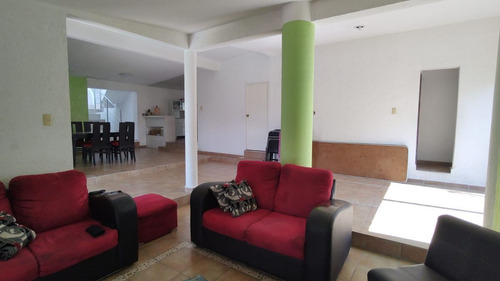 Casa En Venta En El Fraccionamiento Vergeles