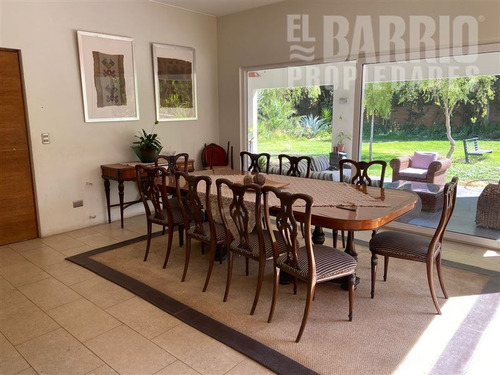 Casa En Venta De 4 Dorm. En Las Brisas De Chicureo