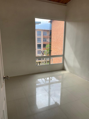 Se Vende Apto En Terrazas Altos De San Pedro 77m2 - 3h/2b/1p