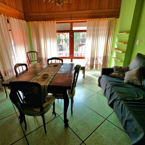 Imagen 6 de 19 de Chalet En Planta Alta, Barrio Tradicional De La Ciudad