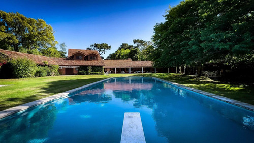 Imagen 16 de 26 de Importante Mansion Ubicada En El Barrio Mas Exclusivo De Punta Del Este, Se Alquila.