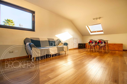 Casa En Venta De 4 Dorm. En Lo Barnechea