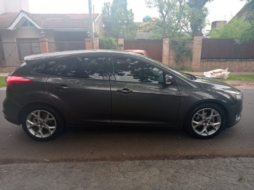 Ford Focus Se Plus Automatico 2.0 2019 Gris 5 Puertas