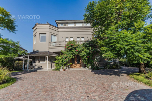 Imagen 2 de 30 de Casa En Venta En Barrio Privado Septiembre Con Seis Dormitorios - Maroto Propiedades-