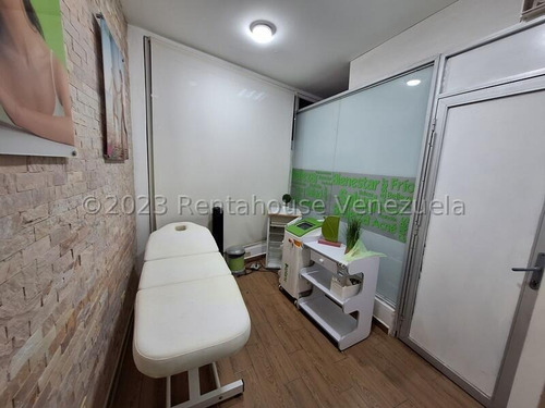 Local Comercial En Venta, Excelentes Condiciones Y Muy Bien Distribuido. Listo Para Iniciar Su Negocio, Eloisa Mejia 24-14691