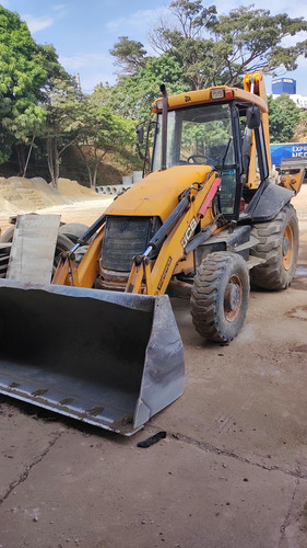 Retroescavadeira Jcb 3c Plus