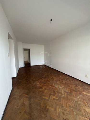 Centro Ref Y1715 Apartamento En Alquiler (ejido Y Av. 18 De Julio) A Metros De La Intendencia