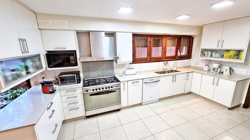 Imagen 7 de 30 de Casa Chalet Clásico En Venta Con Pileta En San Isidro- Las Lomas-jockey