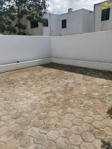 Casa En Renta En Merida F-1156, 2 Rec. Col Brisas Chuburna $9,900