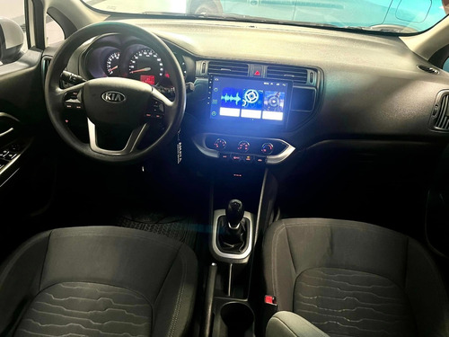 Imagen 10 de 22 de Kia Rio Amaya Pocitos