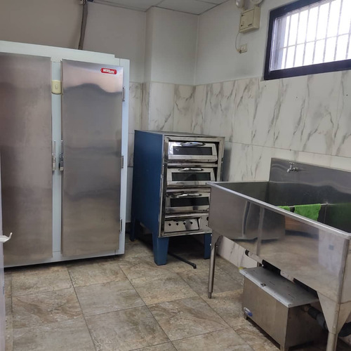 En Venta Local Comercial Multipropósito G.g