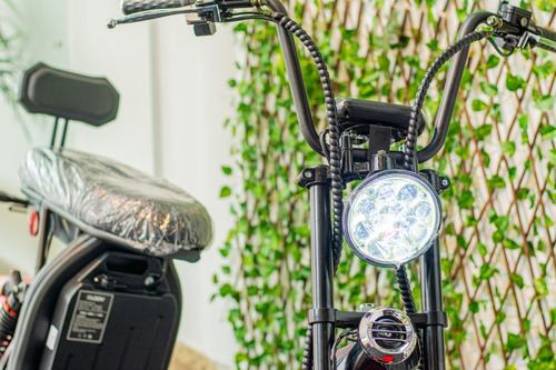 Imagem 8 de 12 de Scooter Eletrica Gloov 2000