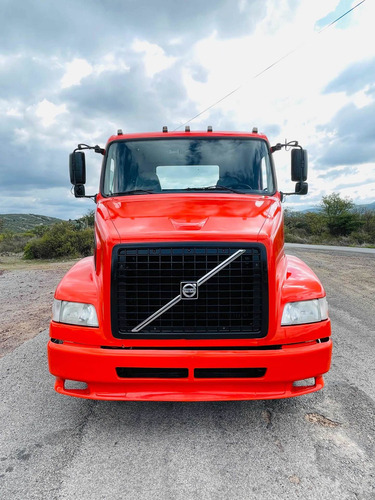 Imagen 6 de 17 de Camion Torton Volvo Vn