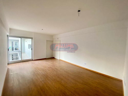 Departamento En Venta En Monte Castro