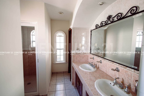 Casa En Venta En Residencial San Francisco, Chihuahua Chih.