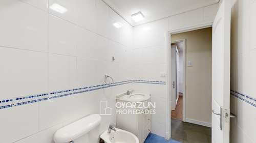Casa En Venta De 4 Dormitorios 2 Baños 2 Estacionamientos