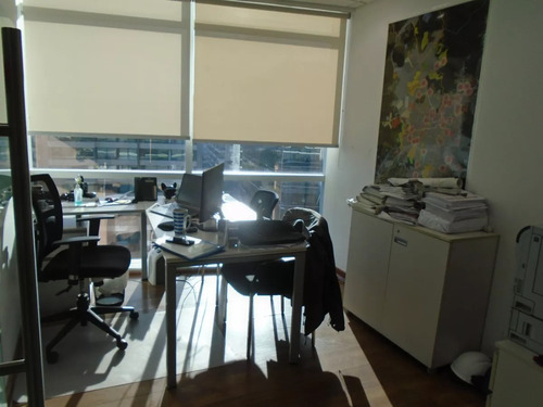 Tranqueras- Las Condes 110 M2 Con 7 Privados Y 3 Baños