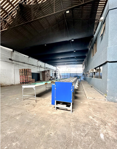 Terreno Estratégico Con Frigorífico, Bodegas Y Oficinas