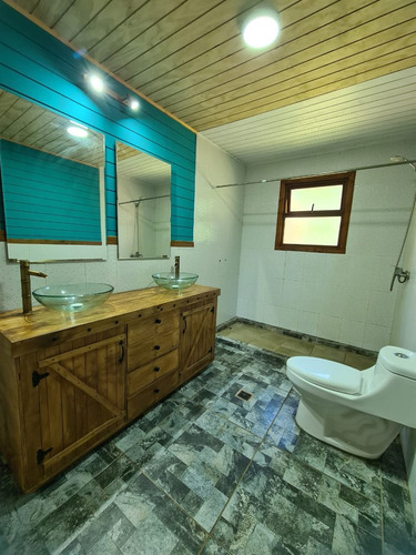 Parcela Con Casa Y Cabaña A 5 Min De Los Lagos, 5000 M